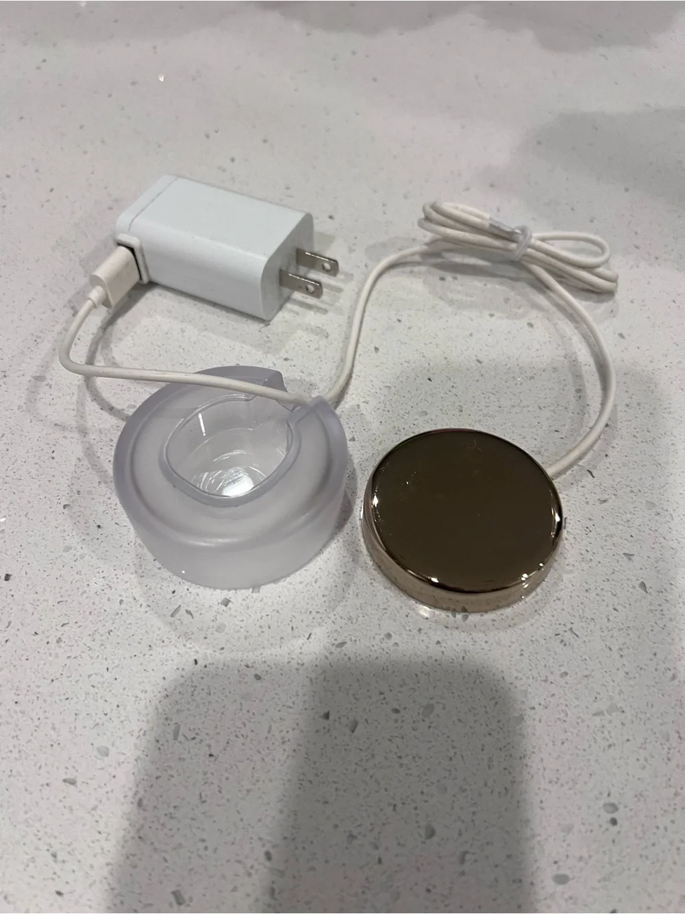 Philips White Charging Adapter with Cable Organizer